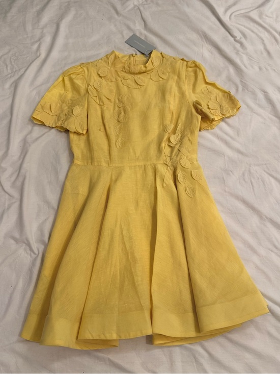 ANTONIO MELANI Dresses & Skirts - Antonio Melani Iris Floral Mockneck Dress Sunshine Yellow Linen Size 10 NWT